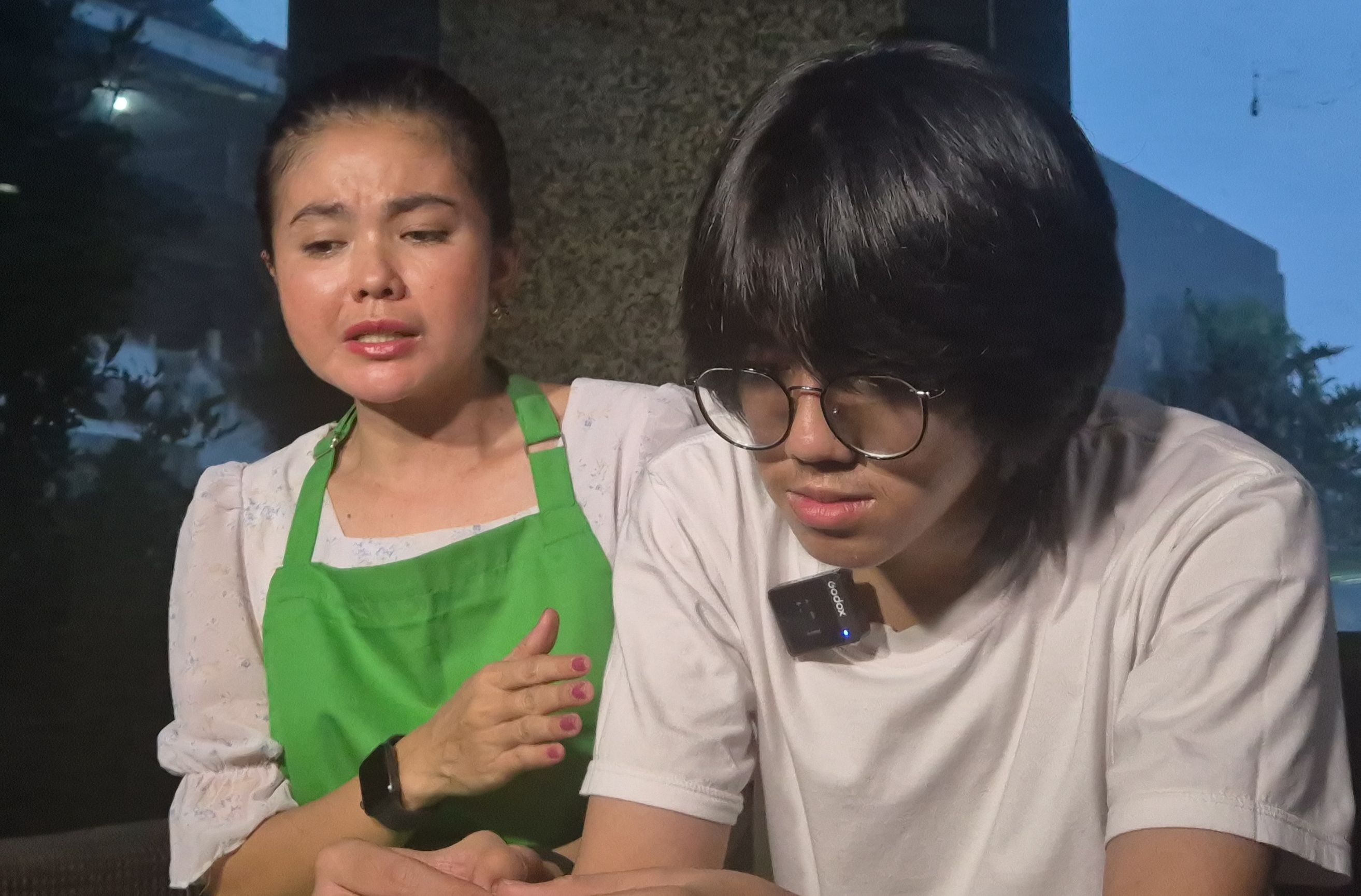 Tak ada lagi tradisi mudik, Karina Ranau tetap kerja jualan ayam jukut ...