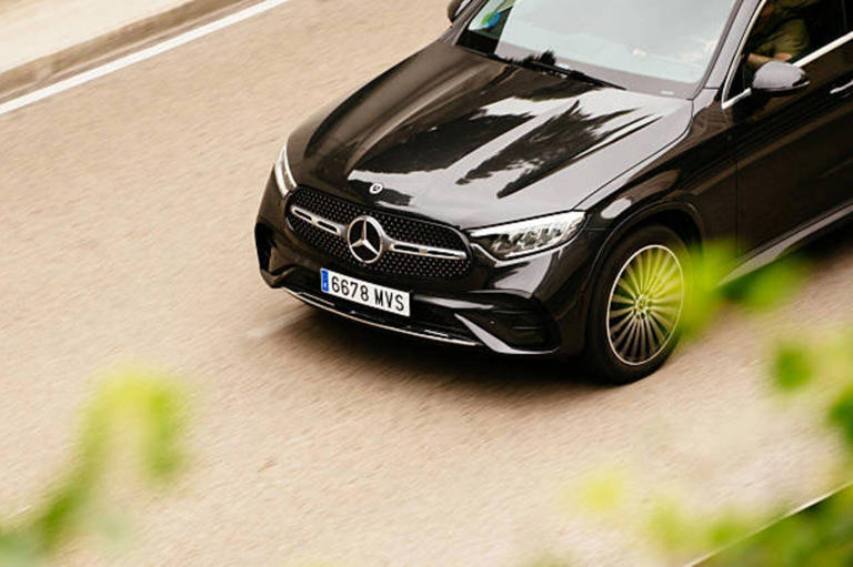 Mercedes-Benz could monetize more of its Daimler Truck stake