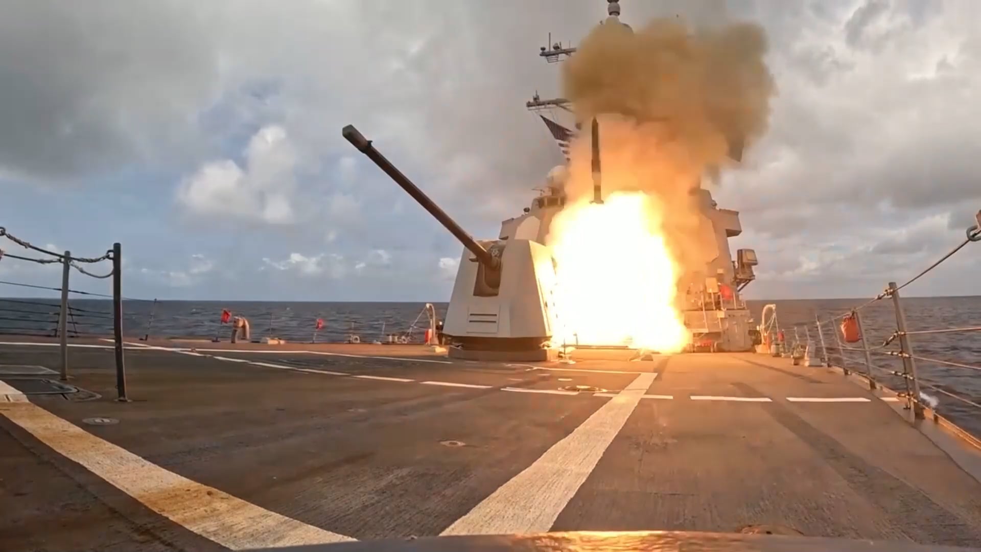 USS Lassen fires SM-2 missile during advanced naval warfare training
