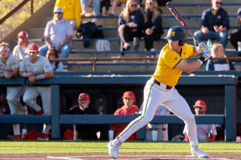 Michigan baseball stumbles against Ohio State in critical series opener