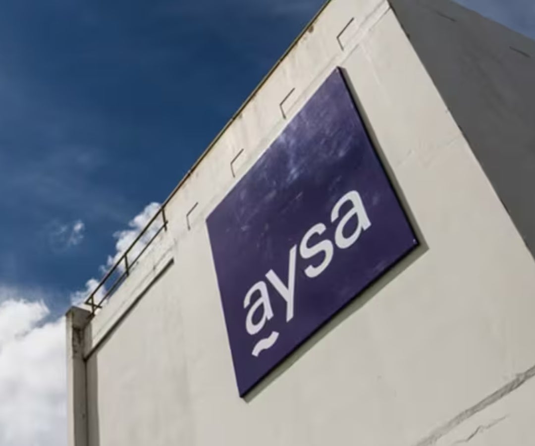 Gobierno argentino llamó a licitación para vender 90% de Aysa para ...