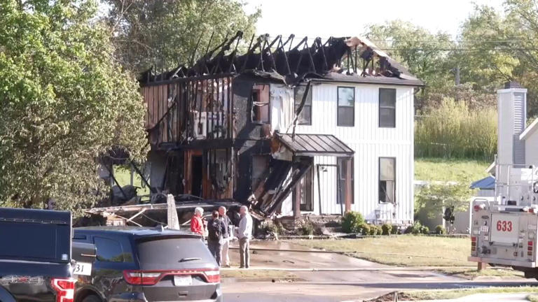 2 dead, part of home destroyed after small plane crashes into Ohio home