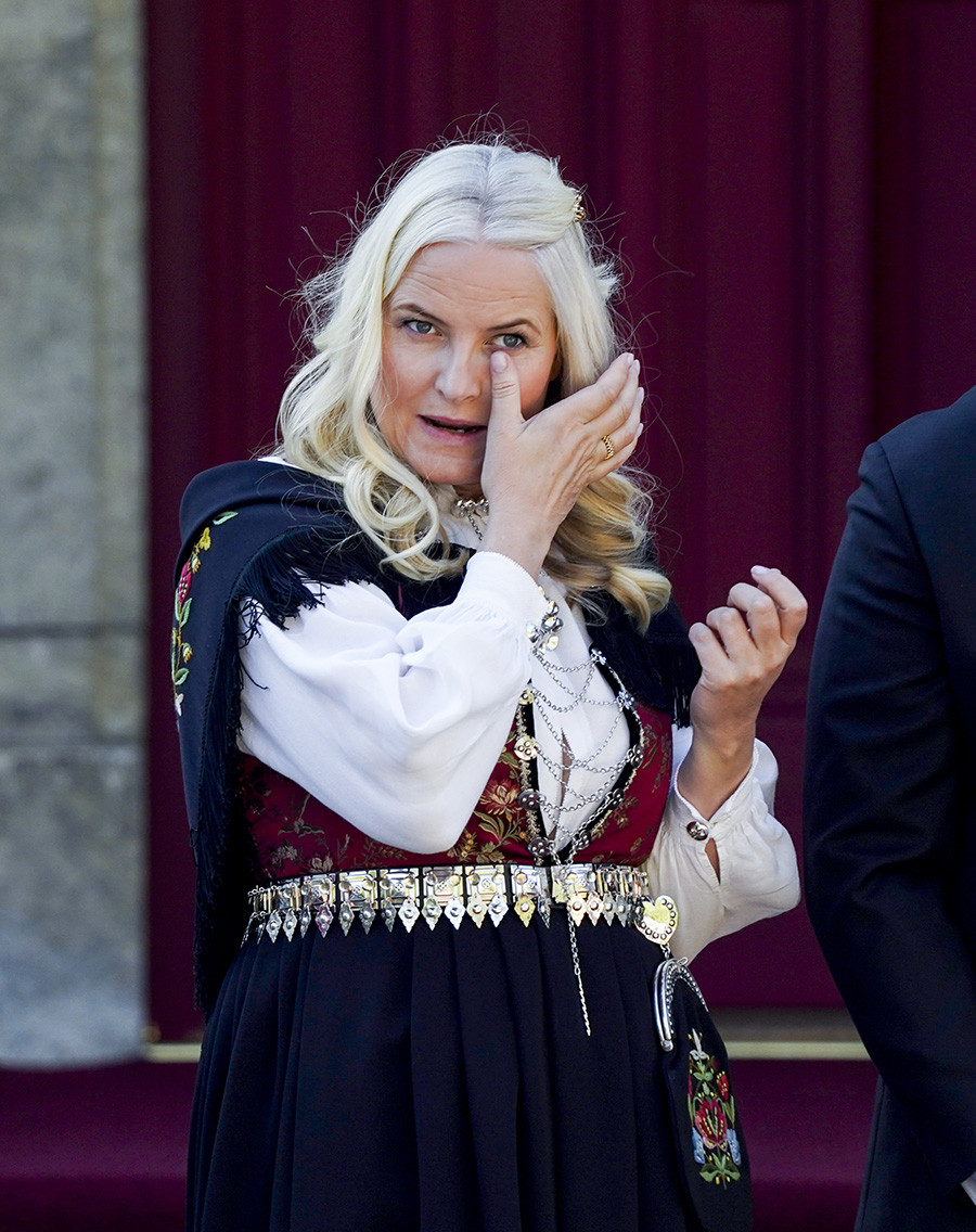 haakons-djupa-oro-f-r-mette-marit-sjukdomen-f-rv-rrad