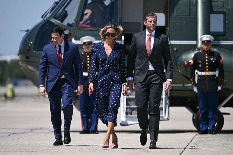 Lara Trump imita la 'elegancia' de Melania con un vestido de $2,341 ...