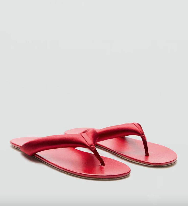 Sandalias rojas planas: el calzado de moda entre las famosas y expertas ...