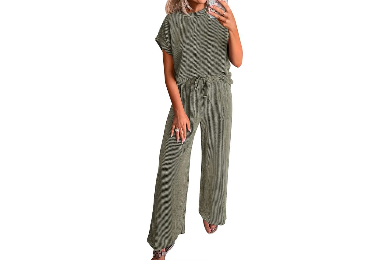 KIRUNDO 2 Piece Sets for Women Dressy Casual Ribbed Knit Short Sleeve Tops Wide Leg Pants Lounge Set Travel Airport Outfits 1