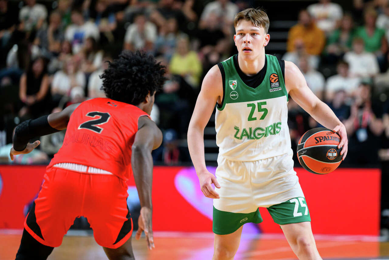Texas basketball: Coach Sean Miller signs Lithuanian guard Mantas ...