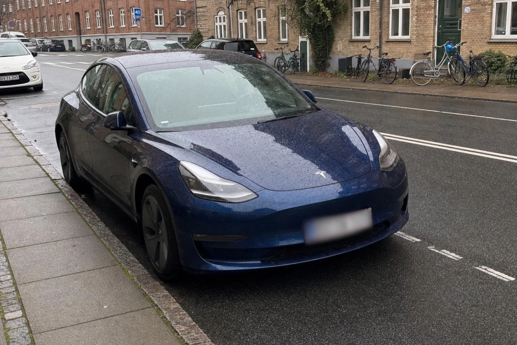 Tesla dropper gratis Autopilot i Holland: Engangskøbet i Danmark ryger ...