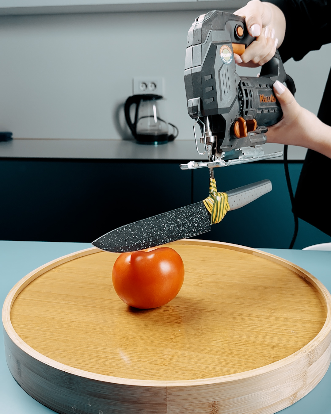 Fastest way to cut a tomato