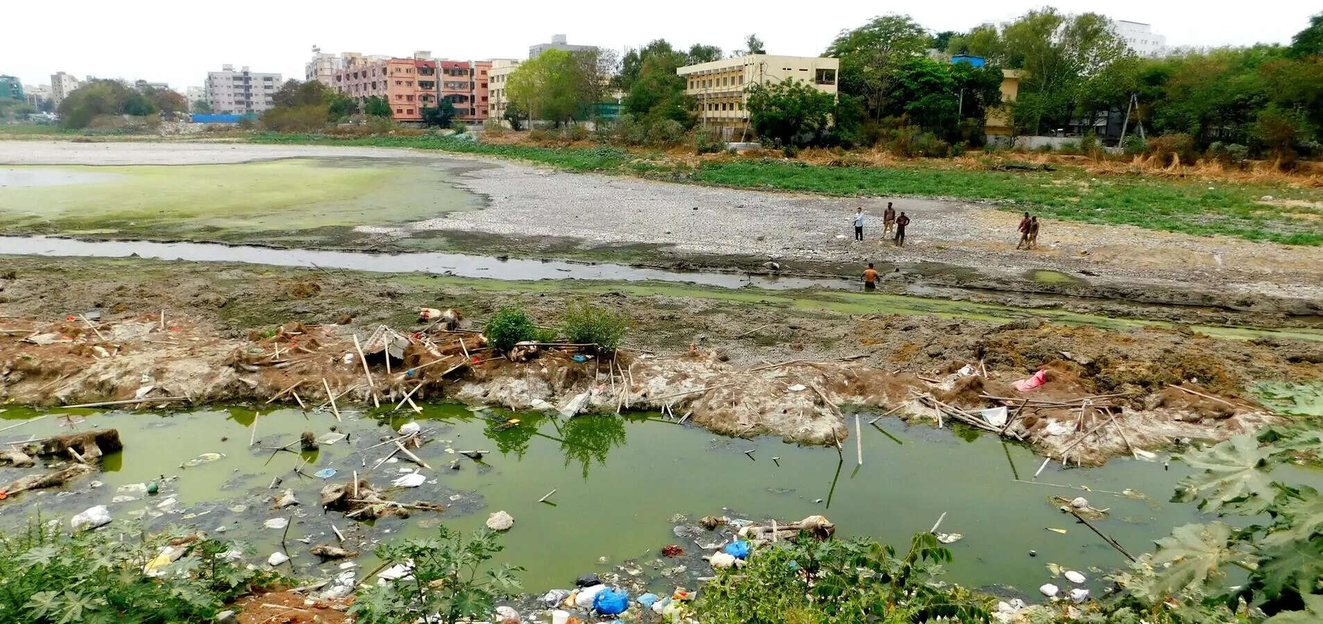 Water table plunges across city, Quthbullapur worst hit at 104 ft