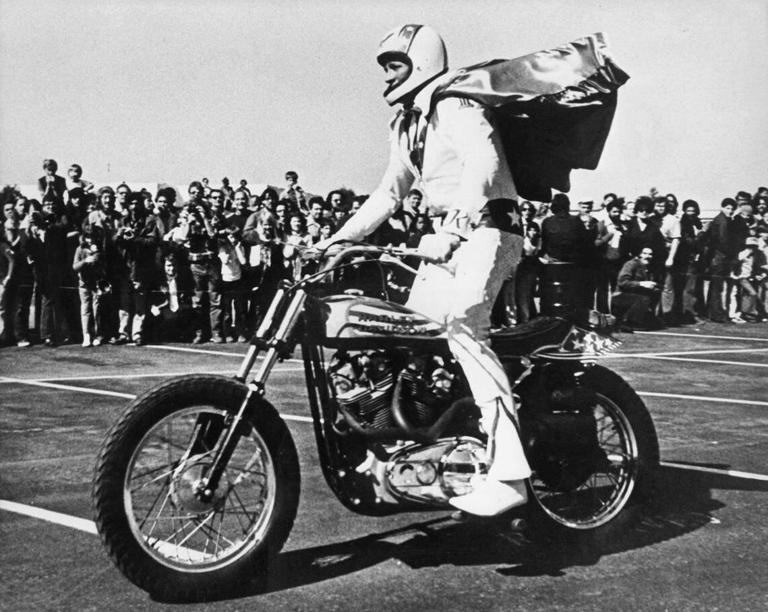 Evel Knievel's restored 'Big Red' tour rig will start trip to Vegas in ...