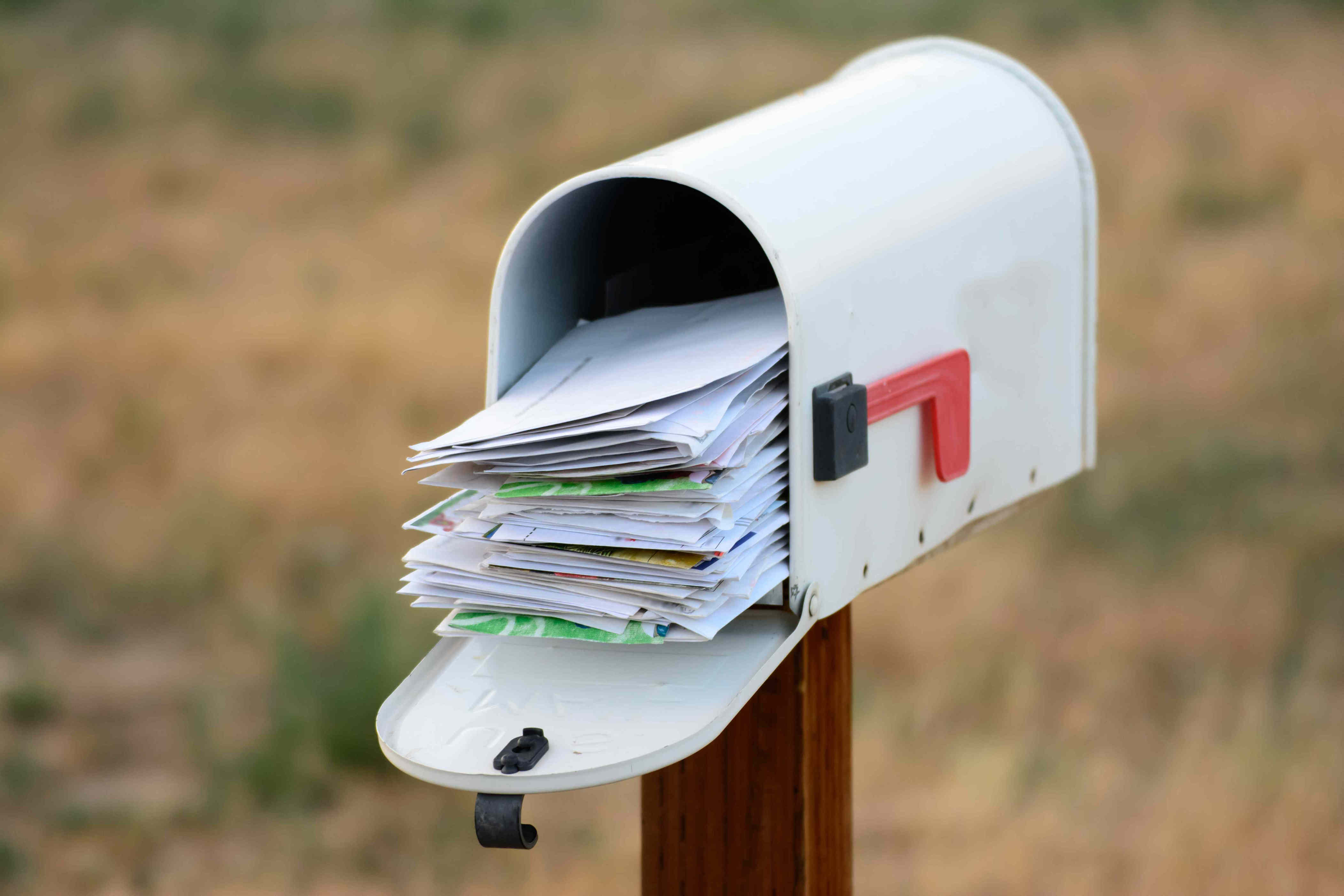 Should you put your mail on hold before a trip? Experts explain