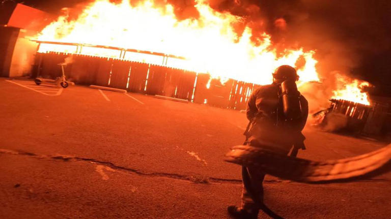 Crews respond to fire at karate dojo in southeast Albuquerque