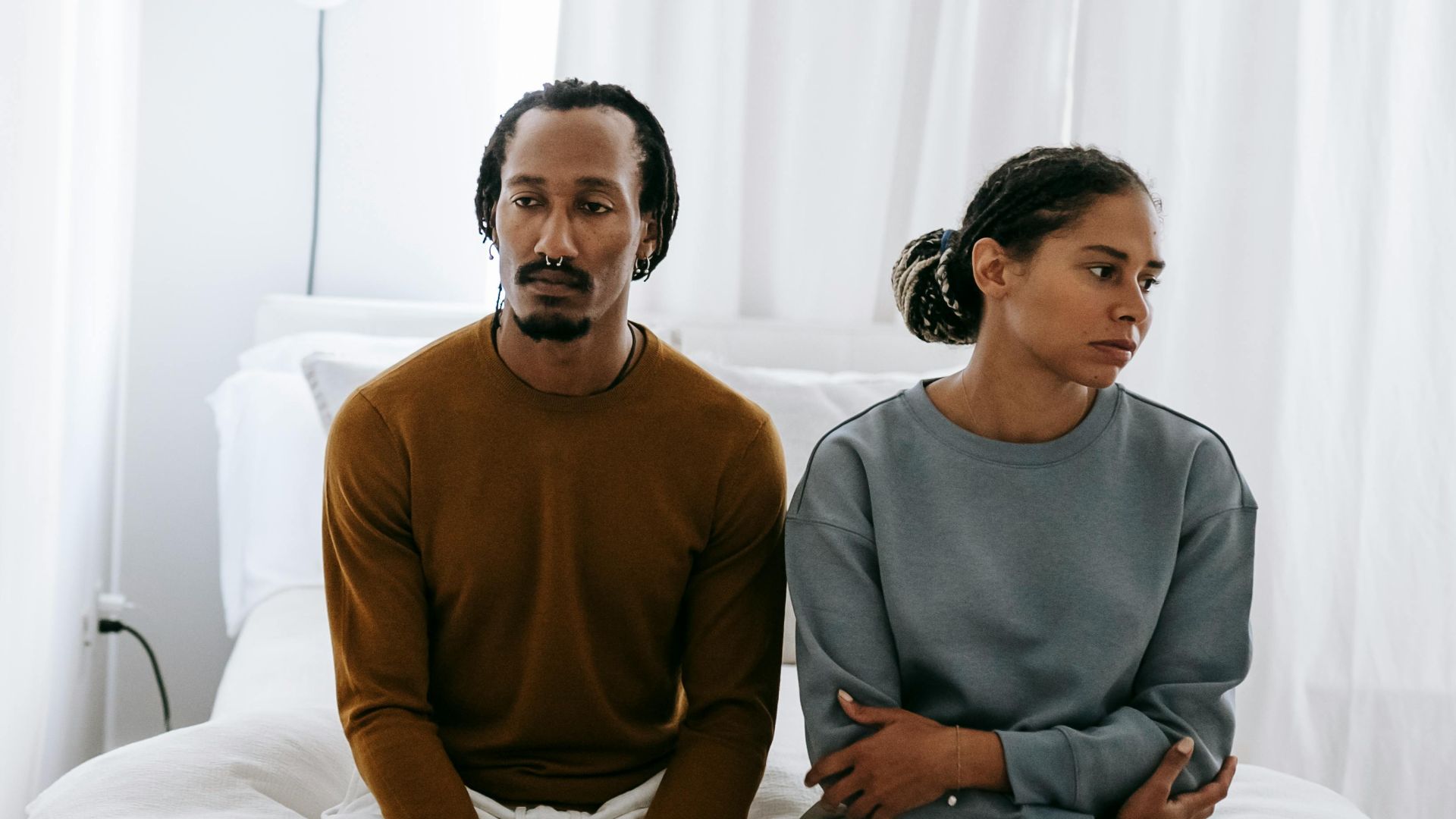 20 compliments men give that are actually manipulative
