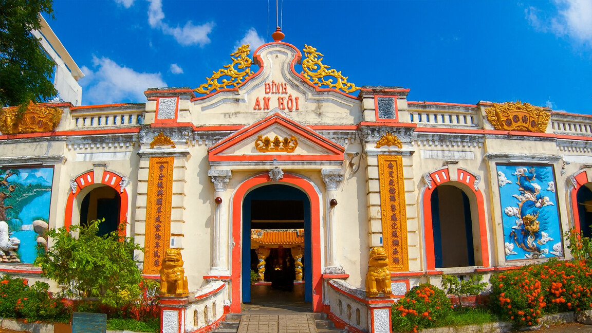 Ben Tre walking tour with temple architecture (4K)