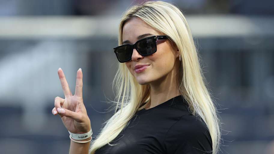 How SI swimsuit athletes are driving the next wave of the hobby