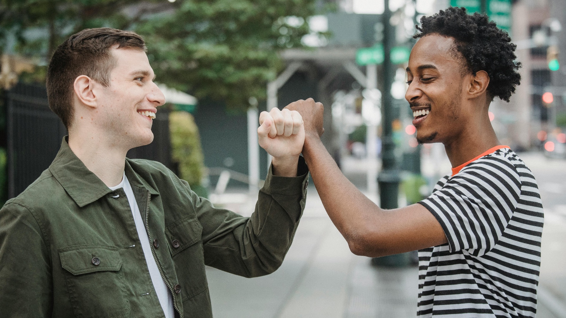20 compliments men love hearing from other men