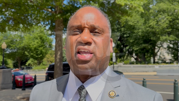 Rep. Jonathan Jackson urges NCAA athletes to transfer schools over ...