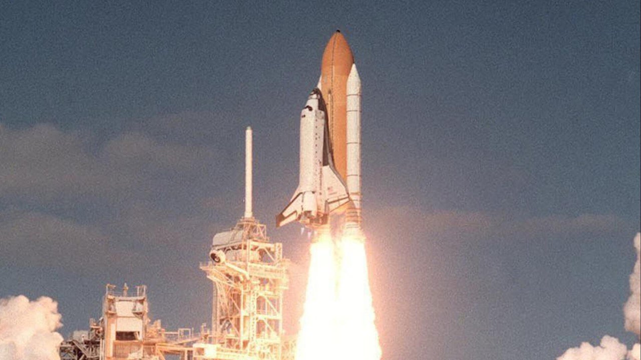CBS News Radio flashback: 2003 Space Shuttle Columbia disaster