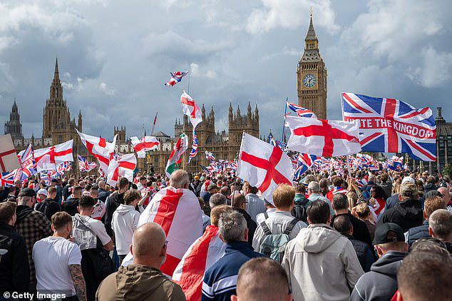 We're facing a battle for the nation's soul, warns Starmer ahead of ...