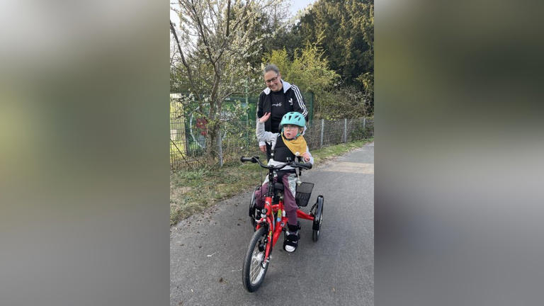 Fritzi (5) ist schwerbehindert – das Reiten auf dem Pferd verändert ihr ...