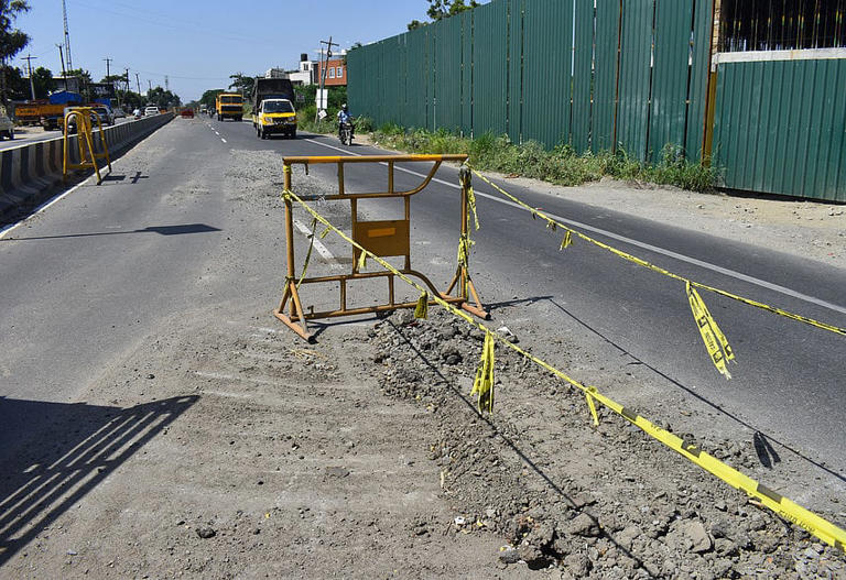 Highways department revises plan, to construct service lane on ...