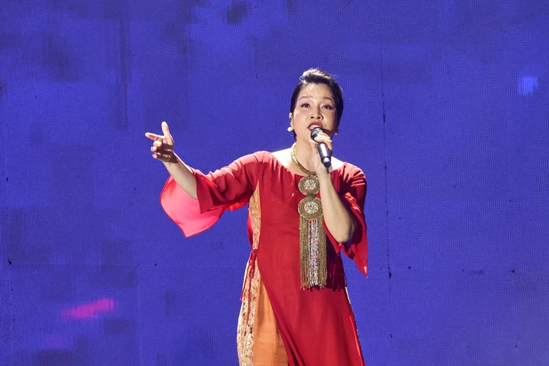 Mỹ Linh, Võ Hạ Trâm, Double2T cùng dàn sao thắp sáng nhạc hội 'Hồ trên núi'