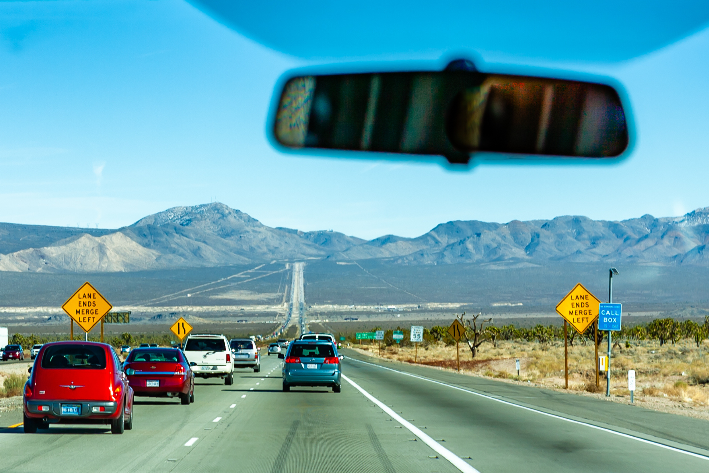 Stock image: California,USA, 28 December 2008:View from a van on the roads of California in the Mojave desert