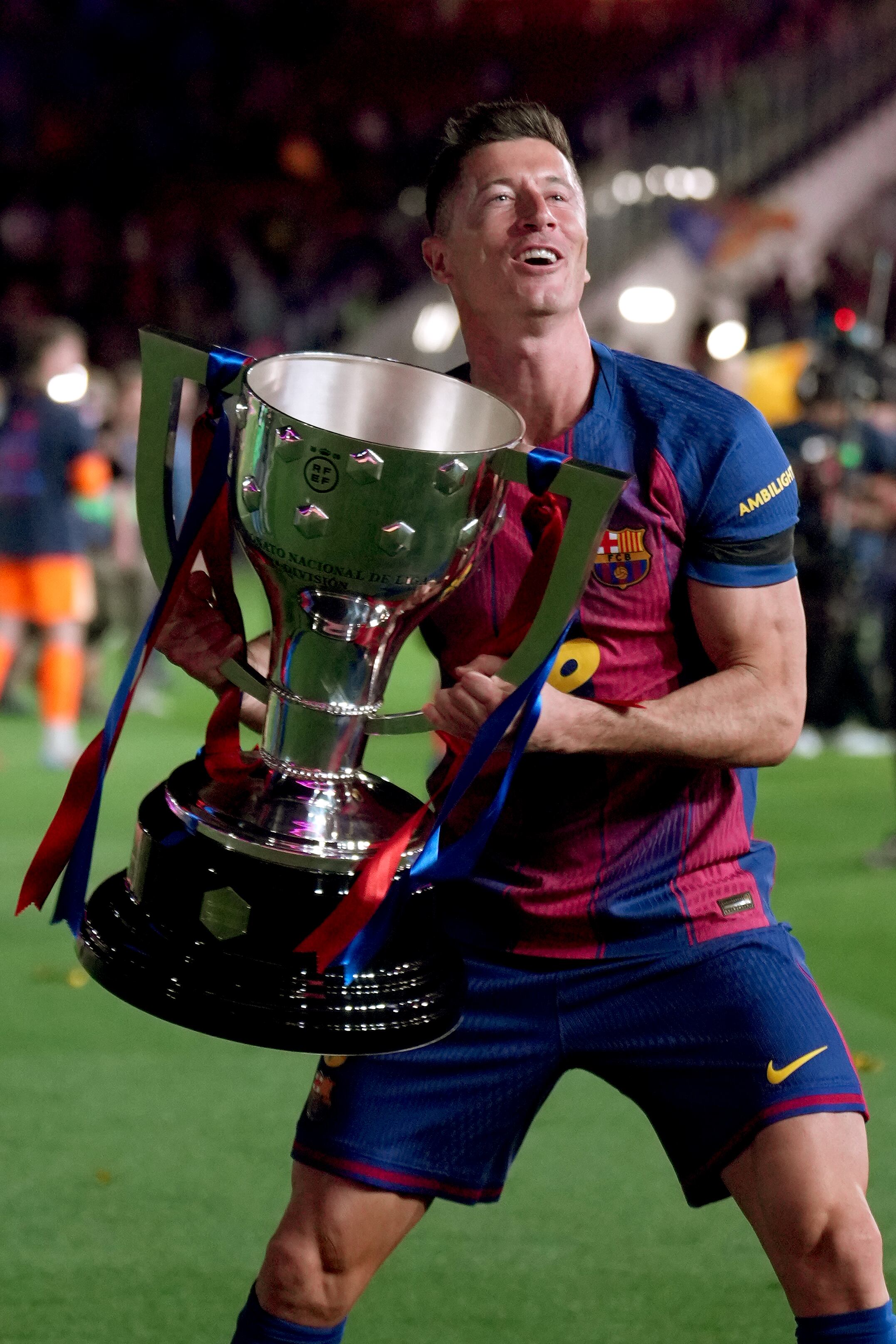 Robert Lewandowski confirms Barcelona exit in emotional Instagram post ...