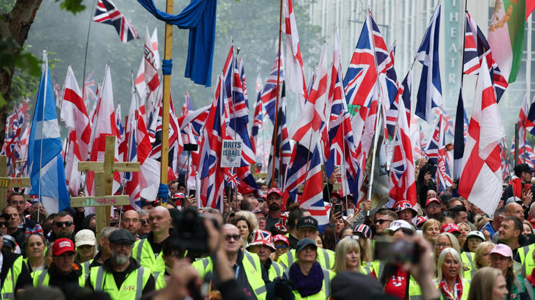 Far right attempts 'show of force' at heavily policed London rally