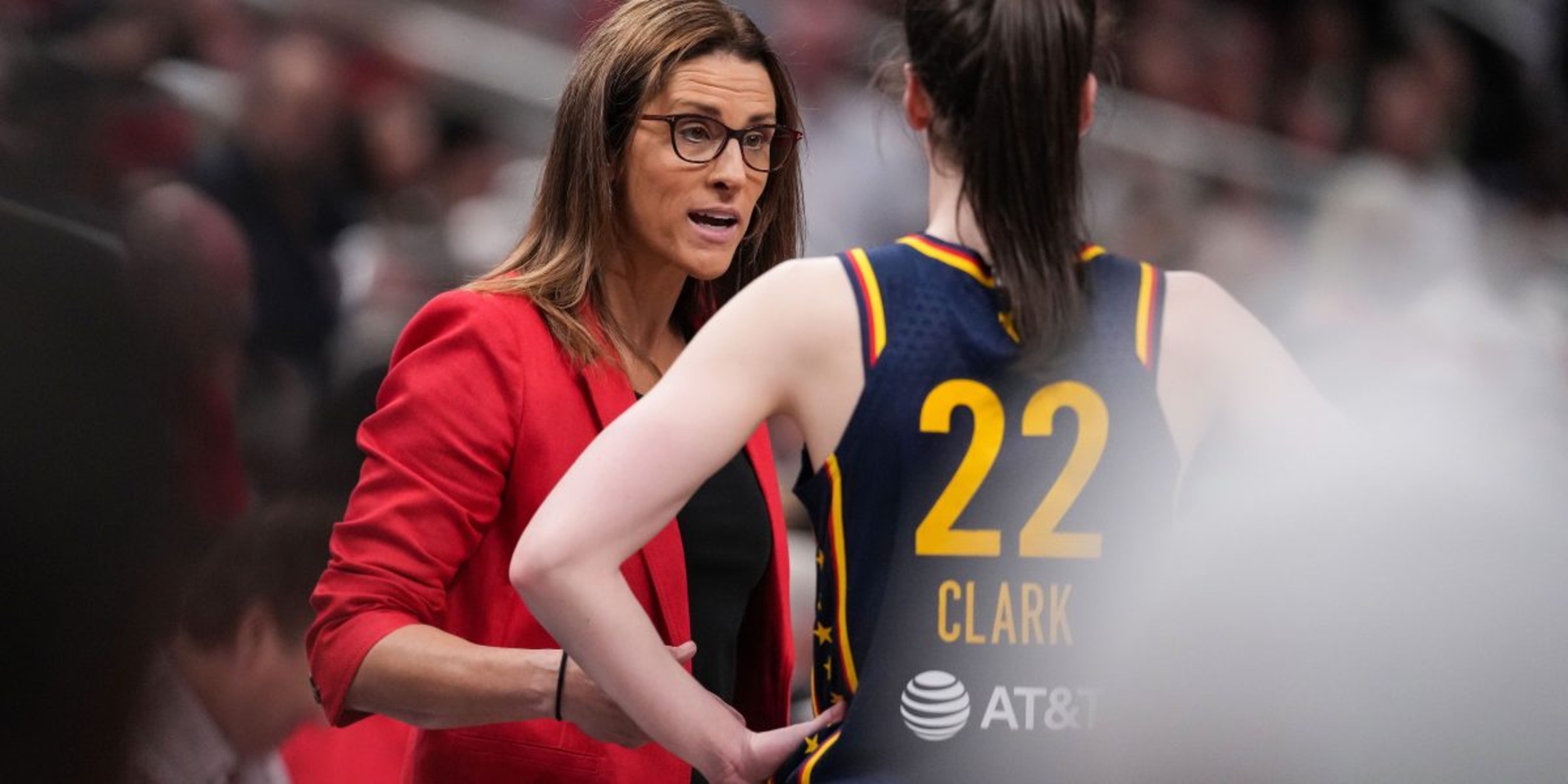Caitlin Clark tuvo una reacción muy reveladora a las críticas de Stephanie White después del partido.