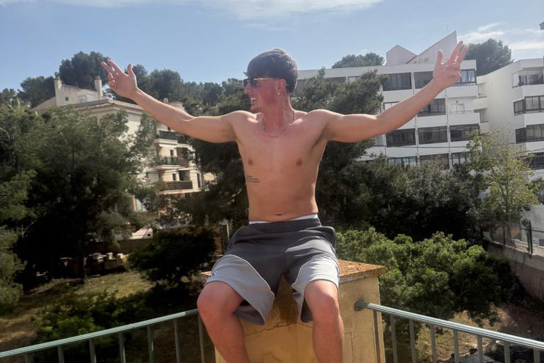 Brit stranded in Magaluf after lads' holiday because of Lightning ...