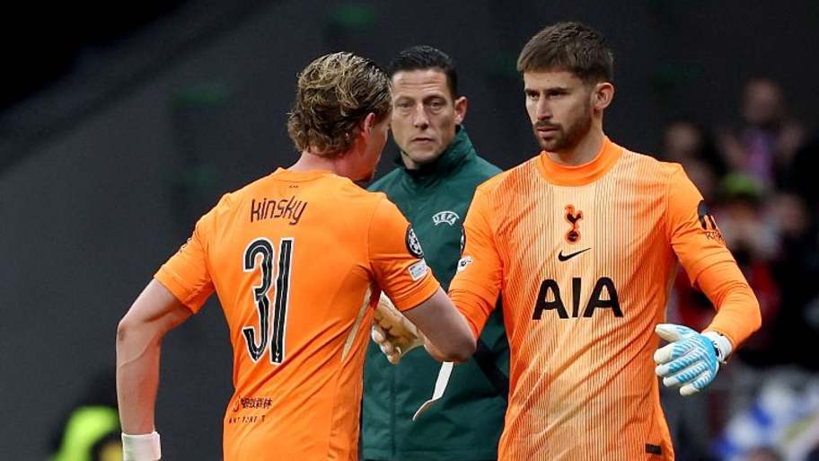 Vicario replaced Kinsky after 17 minutes in Madrid. | THOMAS COEX/GettyImages