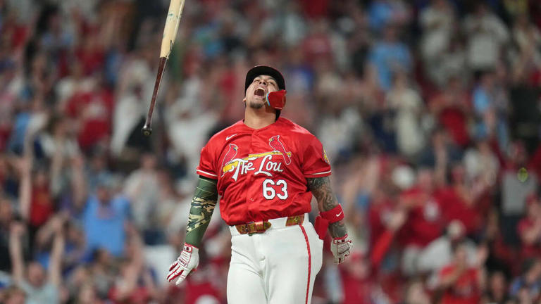 Pozo's game-winning hit in 11th inning sparks celebration for Cardinals ...