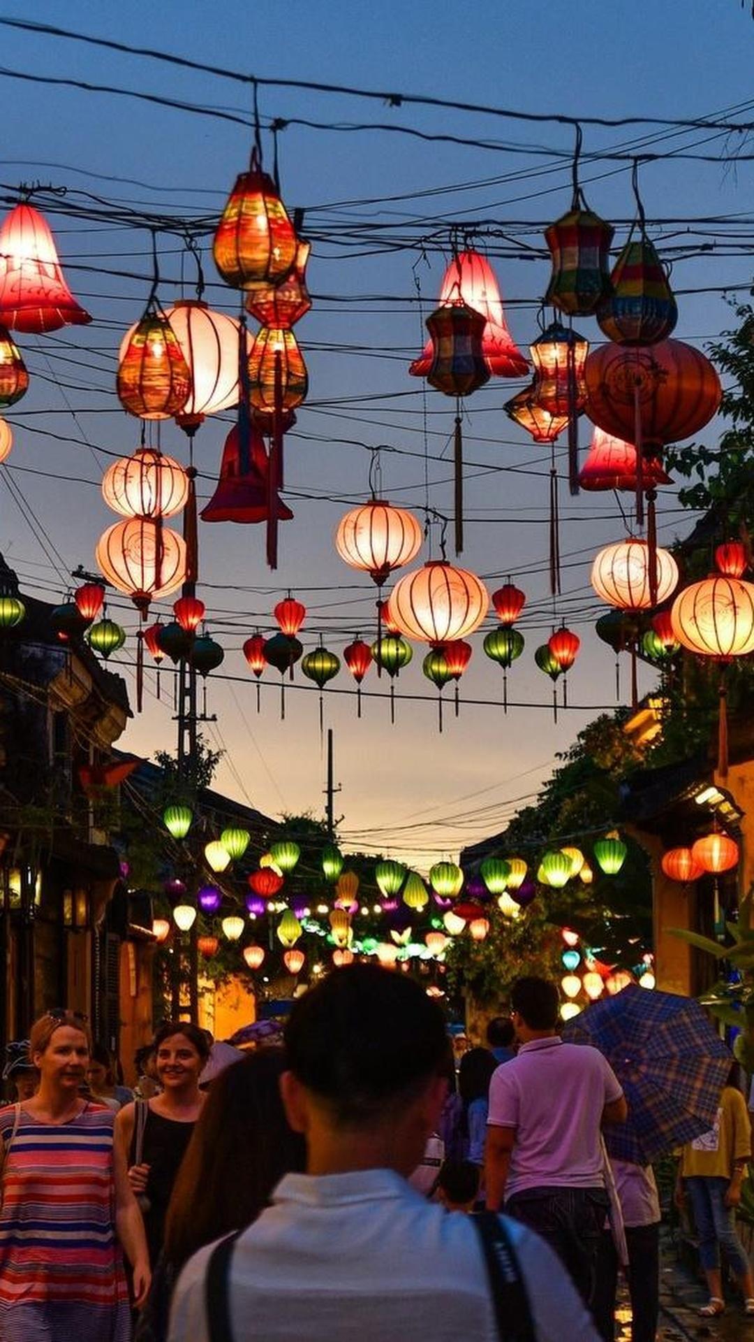 Hoi An: A thousand lanterns on the water at night