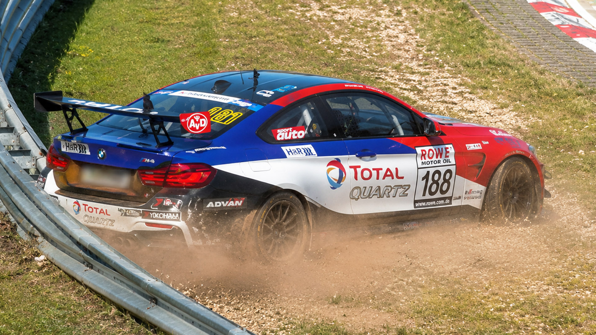 One tiny mistake creates huge Nürburgring racing drama