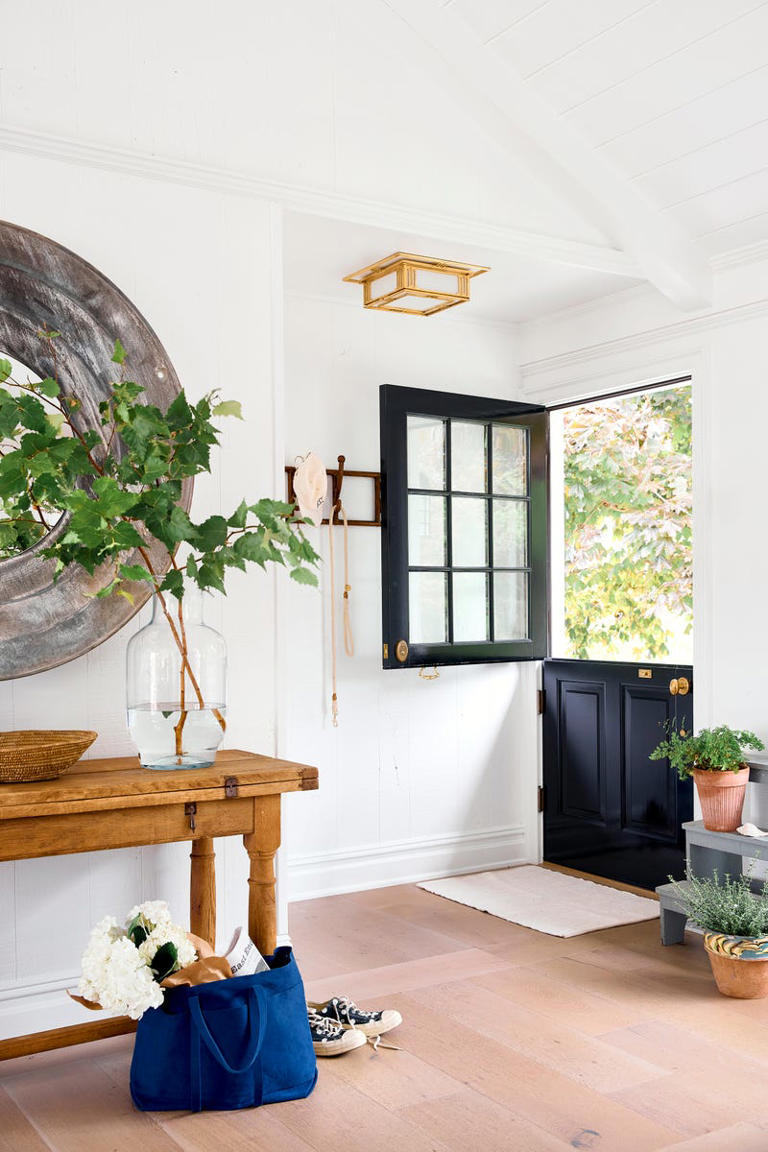 7 spring entryway ideas that instantly make your home feel more welcoming