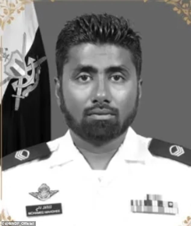 Sergeant Major Mohammed Mahudhee, a diver for the Maldives coast guard, lost his life as recovery operations continued in the Vaavu Atoll on Saturday