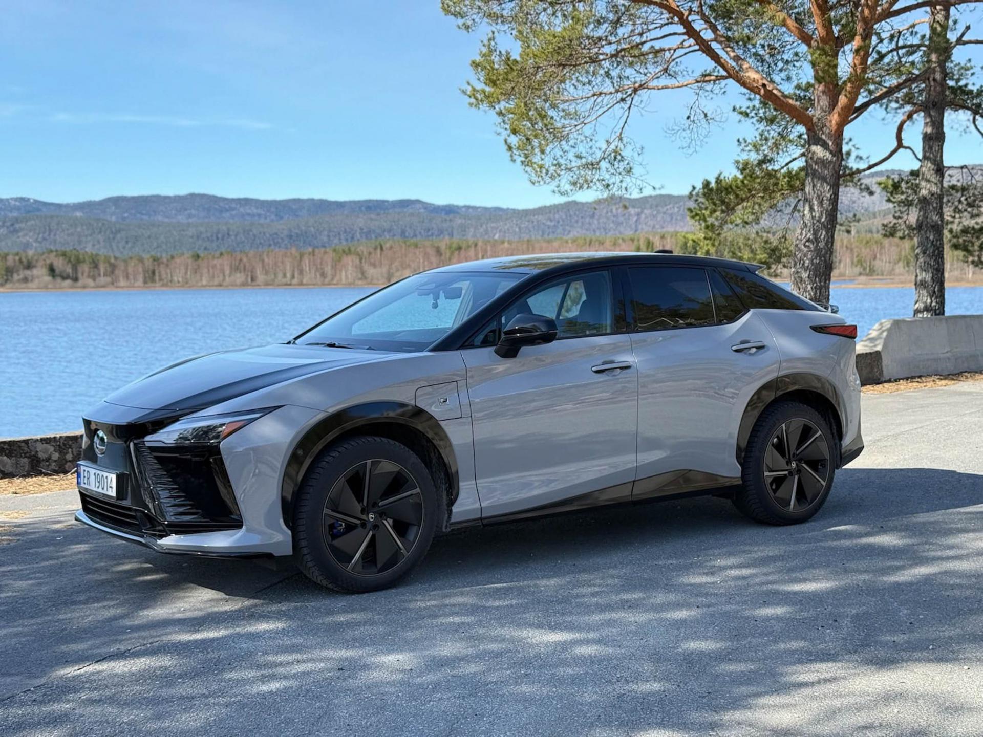 Lexus RZ 550e F Sport: Hvor bra funker Steer-by-Wire?