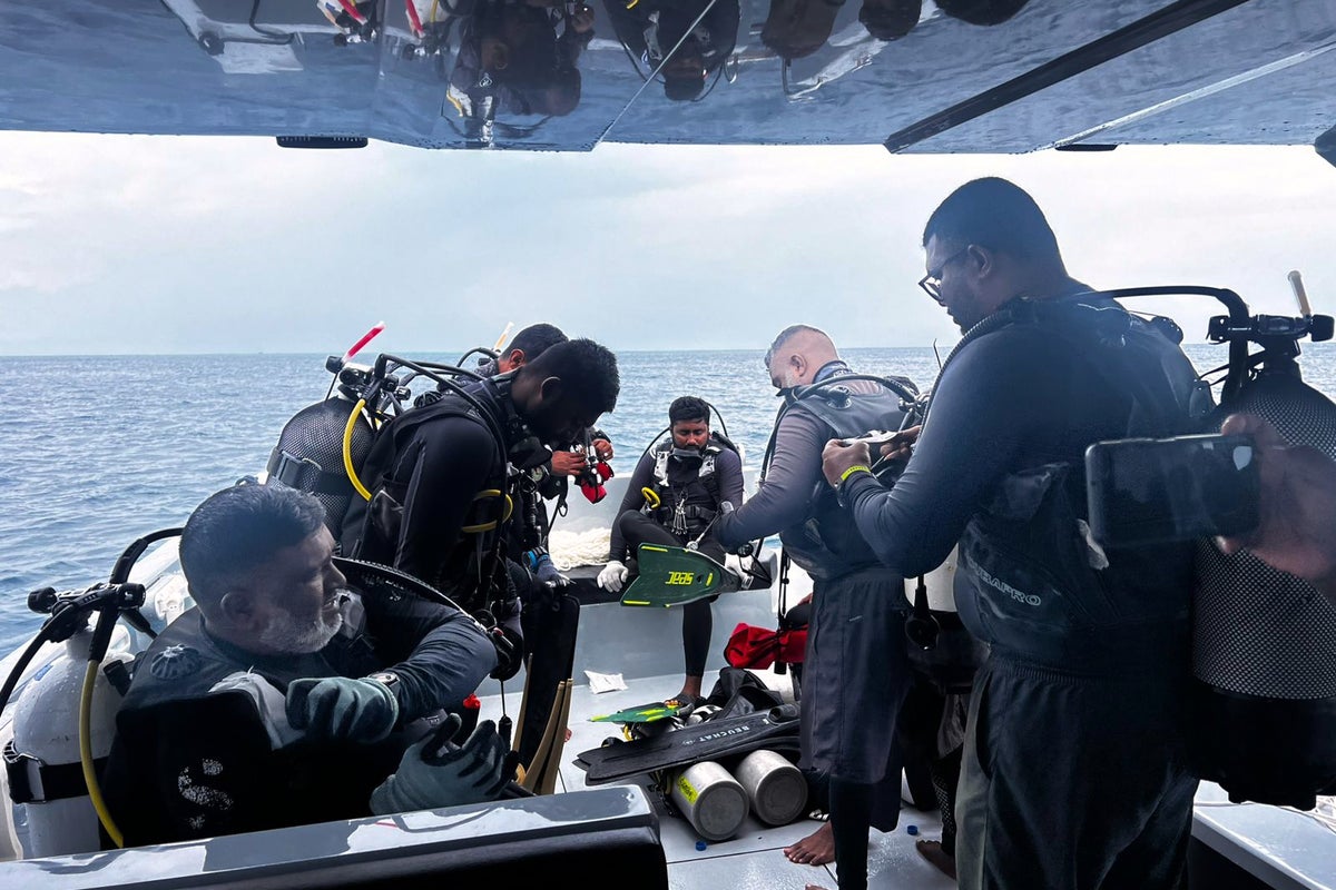 Search resumes for missing Italian divers after one body recovered
