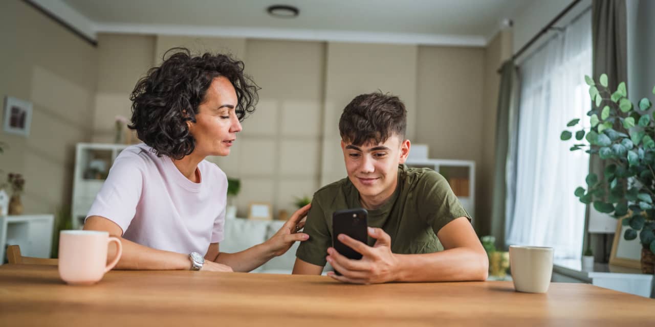 ‘I’m already feeling anxious’: My ex-husband offered to give me a $30,000 lump sum for child support. Is there a catch?