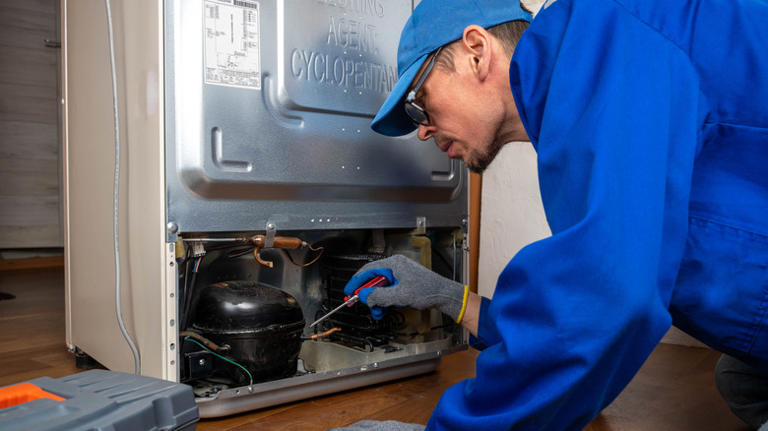 What is the average lifespan of a refrigerator?