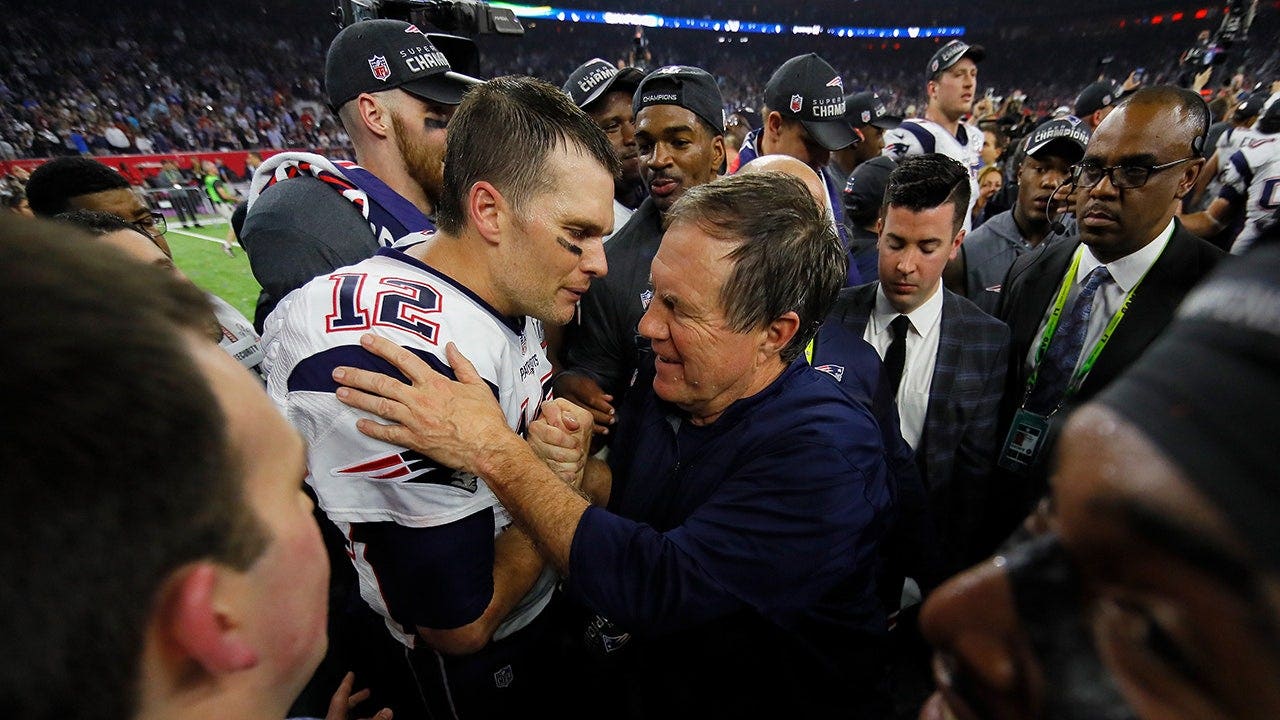 Tom Brady cracks jokes about 'cranky' Bill Belichick, Jets, Eli Manning ...