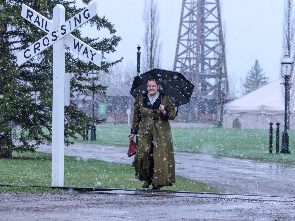 Parts of Calgary see heavy snowfall Saturday morning
