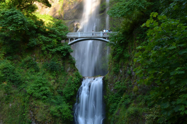Historic highway reopens at Multnomah Falls, offering another route to ...