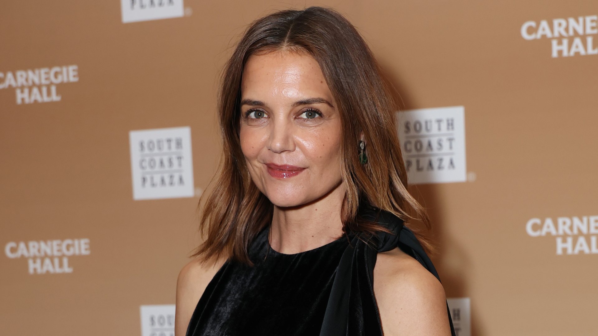 Katie Holmes' designer off-shoulder dress is actually easy to replicate
