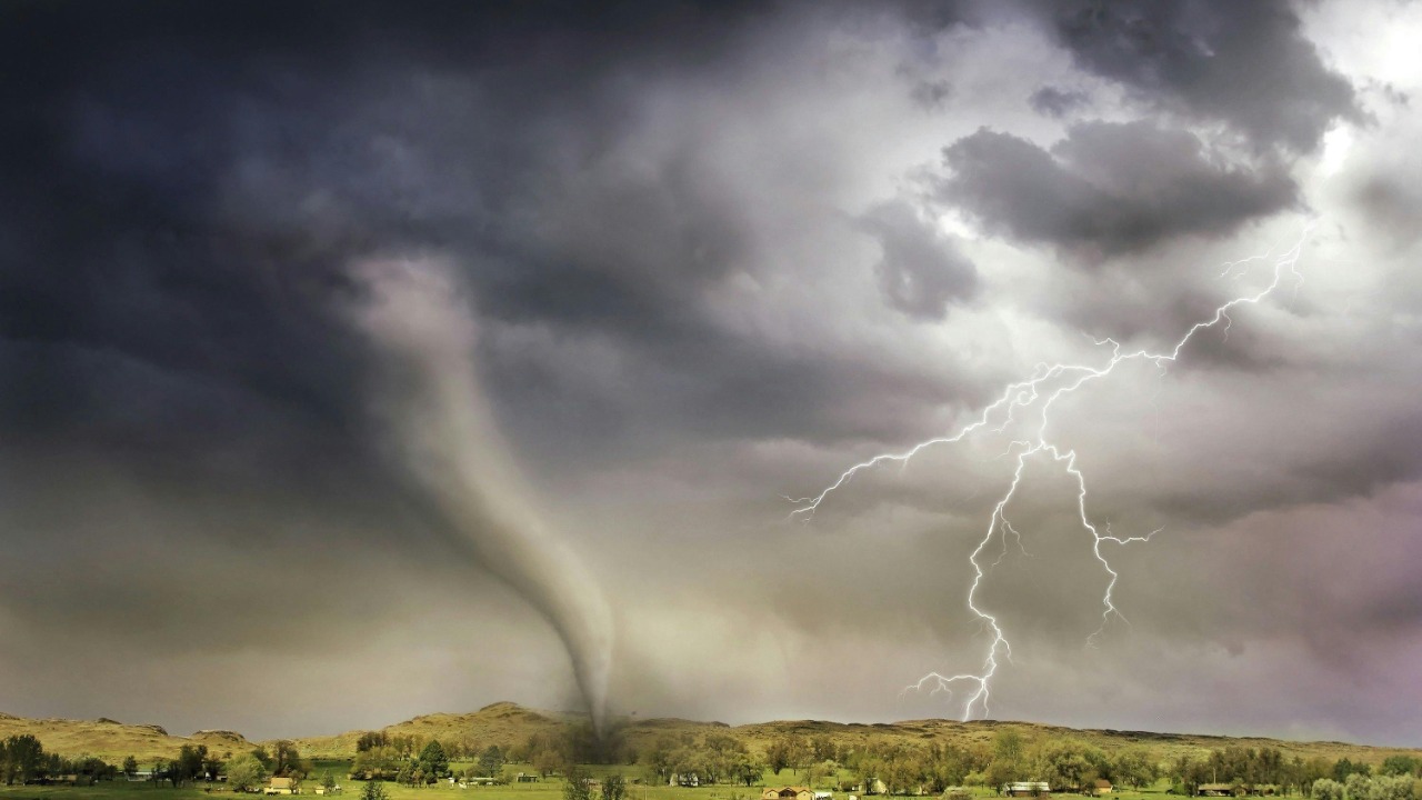 A multi-day severe weather outbreak starts Saturday across the Plains ...