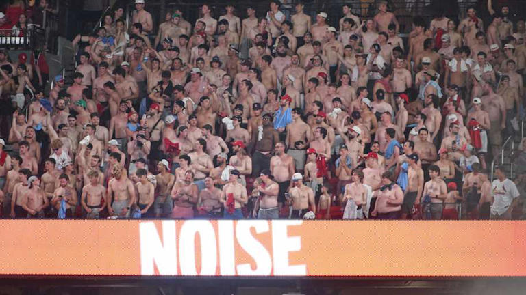 How shirtless fans started an Oliver Marmol-approved trend at Cardinals ...