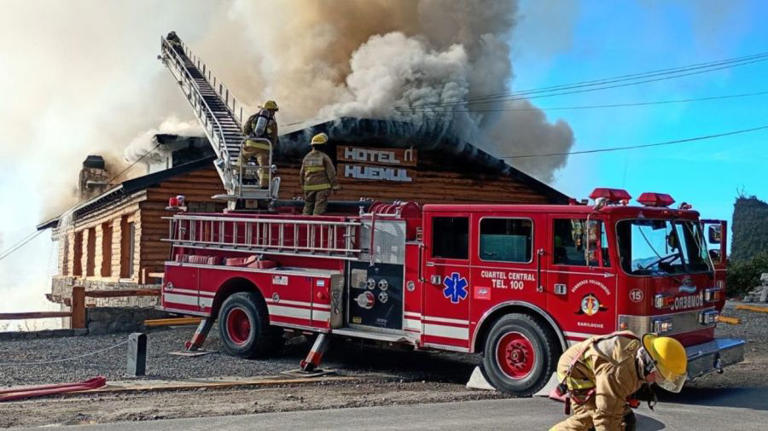 Incendio en el hotel Huemul crédito WeretilneckOK