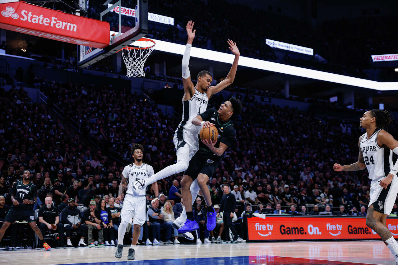 Crushing photos of the Spurs ending the Timberwolves run for the title